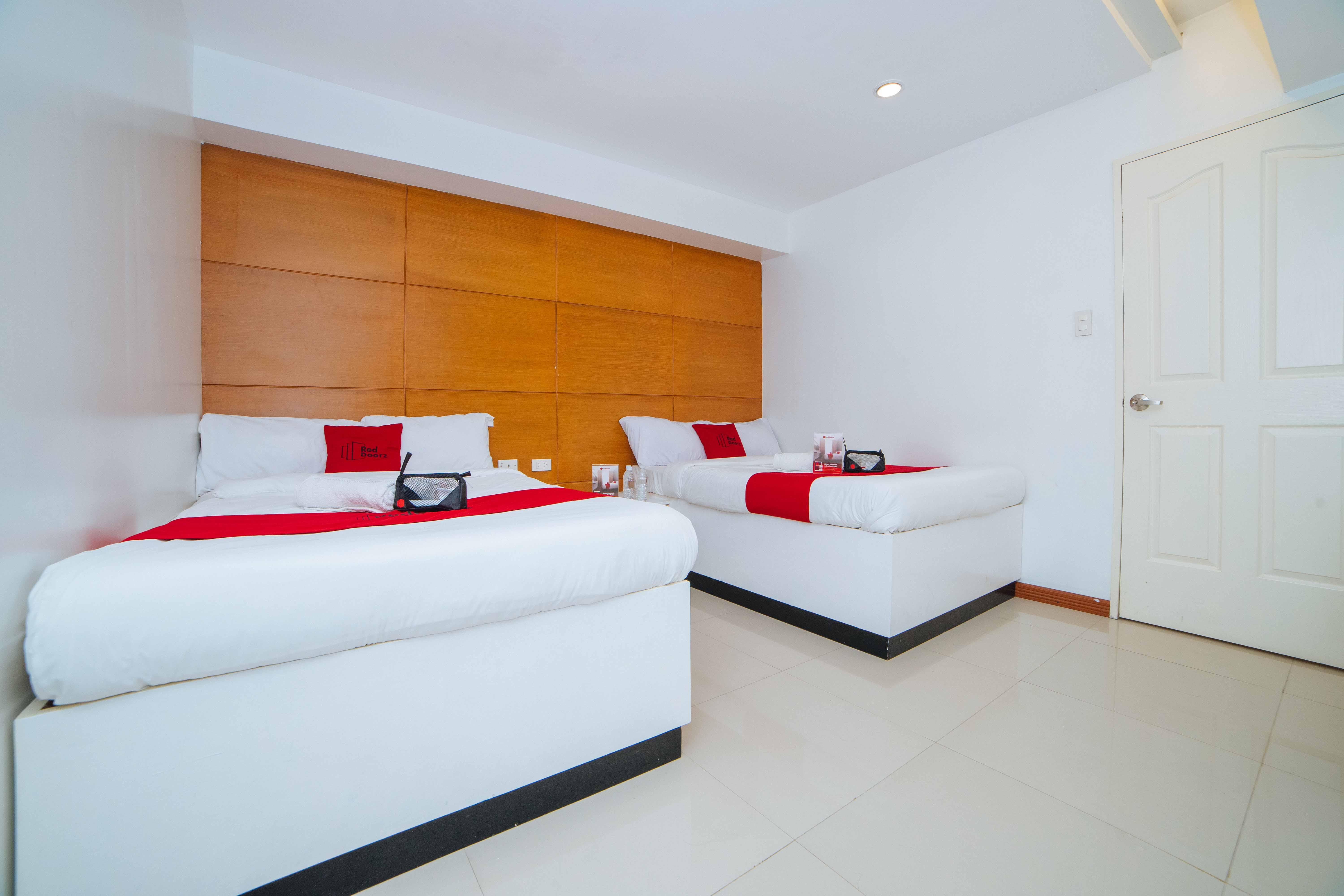 Reddoorz Near Bambang Station Hotel Manila Bagian luar foto