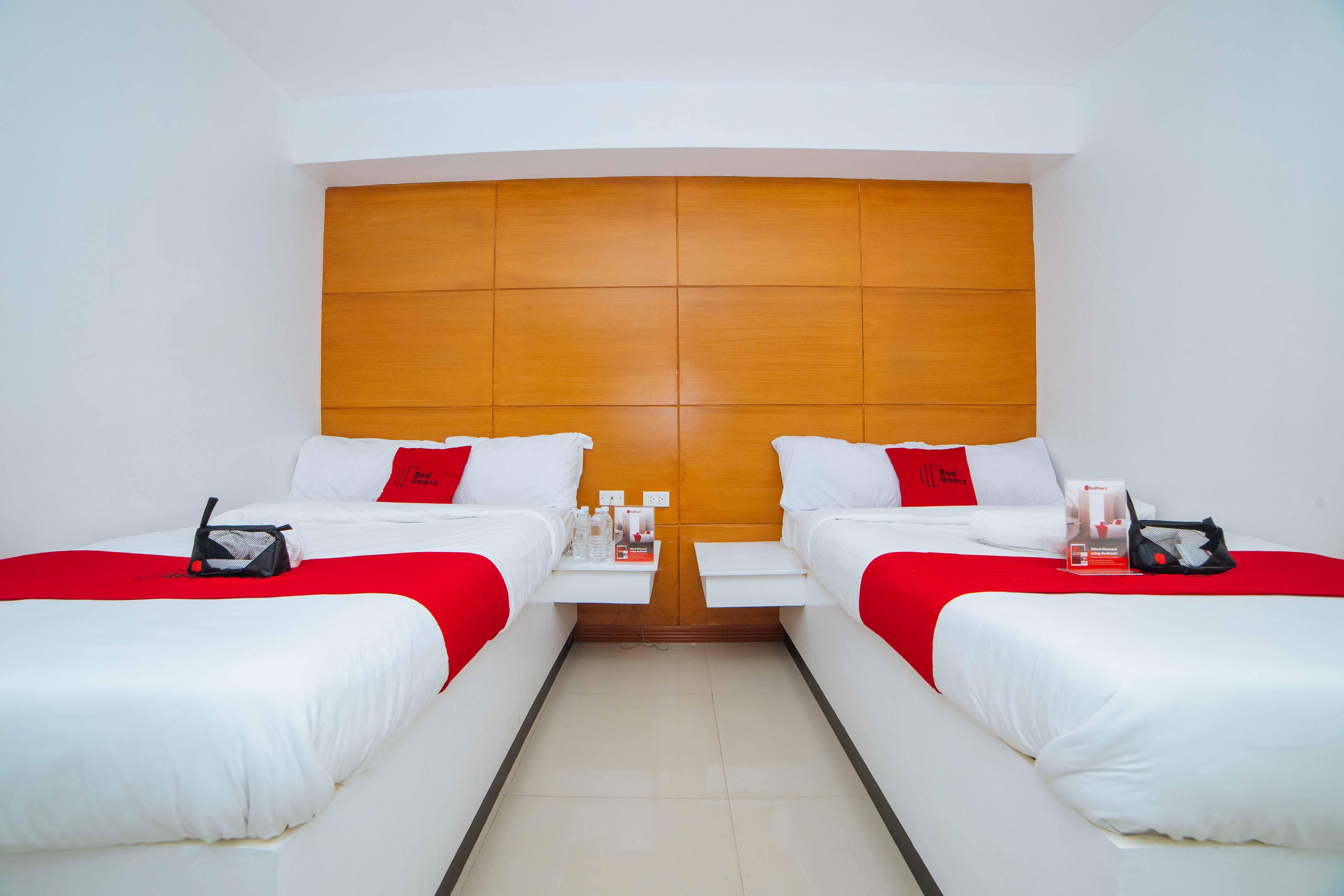 Reddoorz Near Bambang Station Hotel Manila Bagian luar foto
