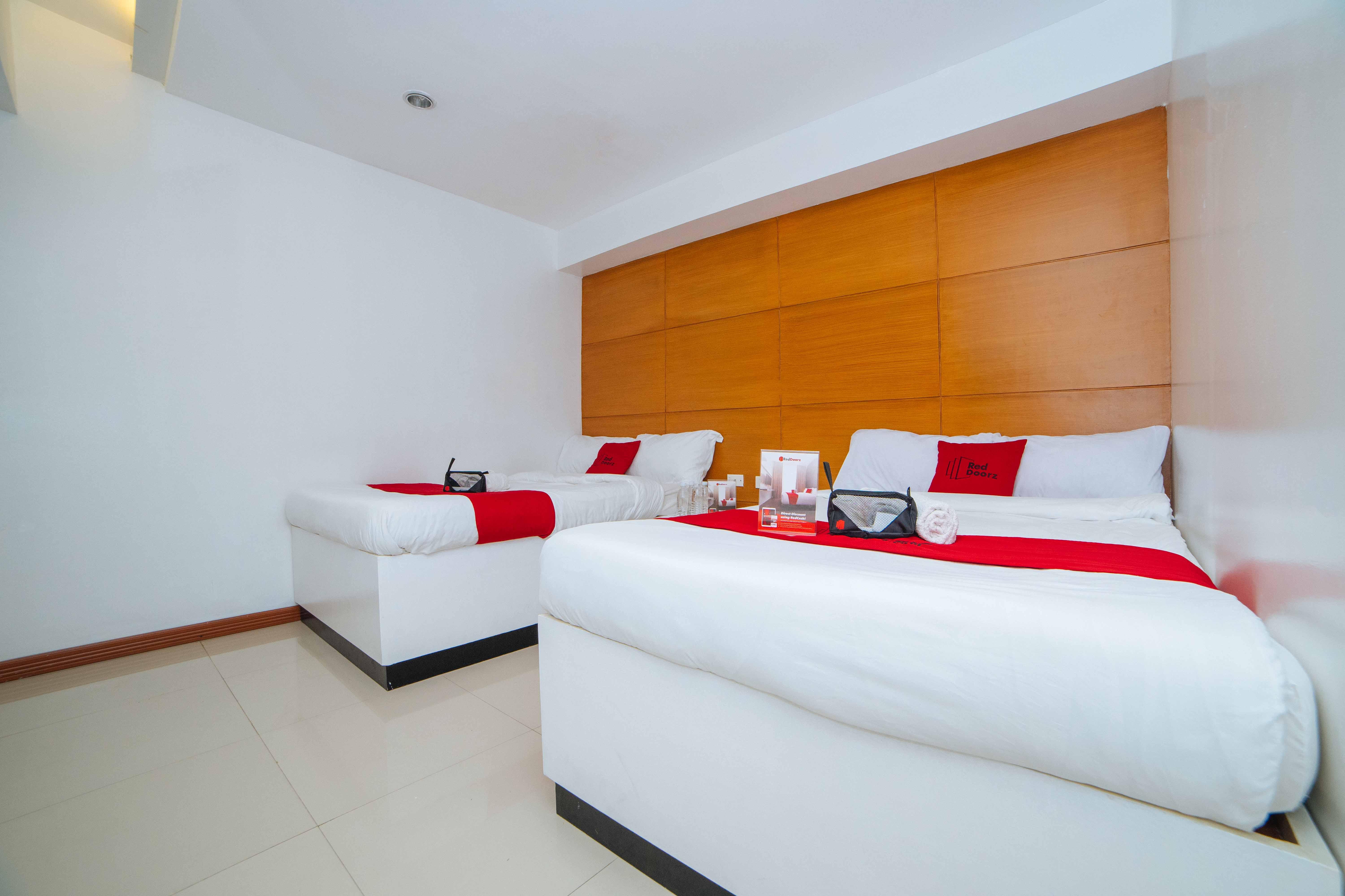 Reddoorz Near Bambang Station Hotel Manila Bagian luar foto