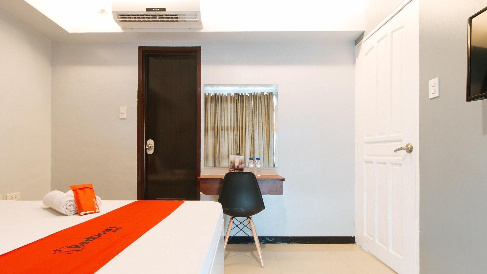 Reddoorz Near Bambang Station Hotel Manila Bagian luar foto