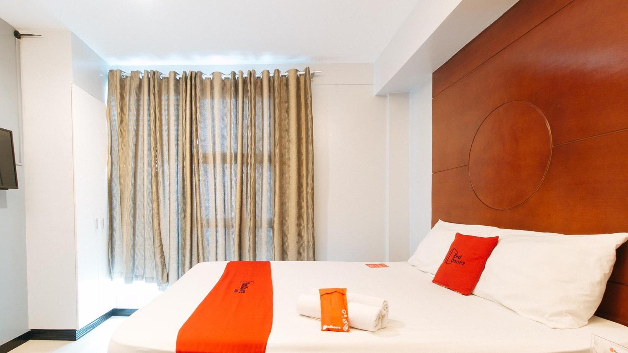 Reddoorz Near Bambang Station Hotel Manila Bagian luar foto