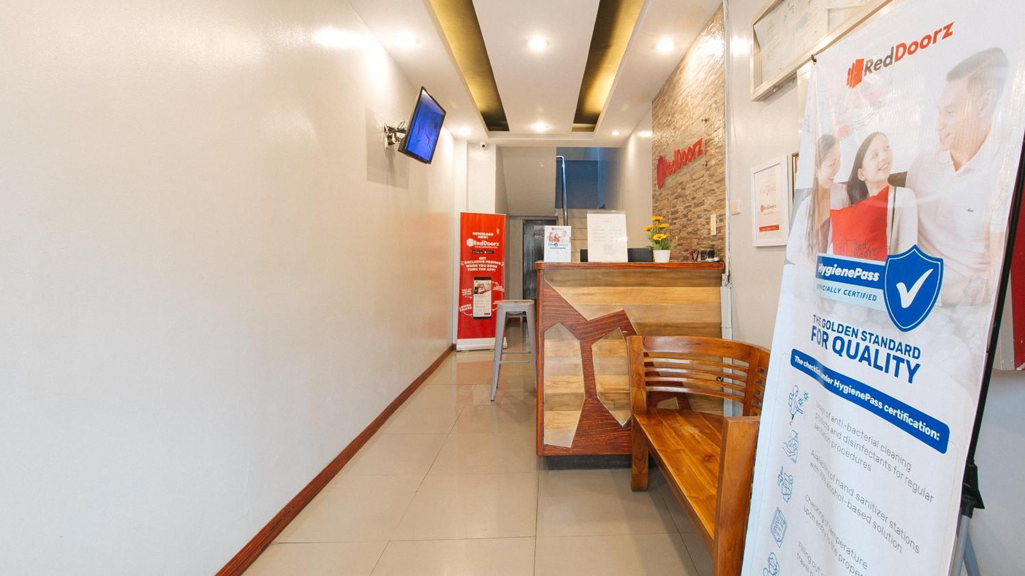 Reddoorz Near Bambang Station Hotel Manila Bagian luar foto
